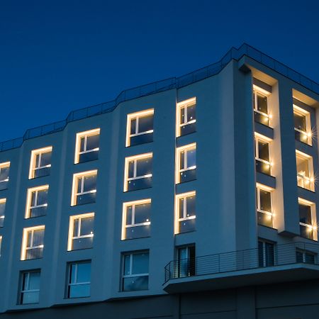 Hotel Punta Tipa تراباني المظهر الخارجي الصورة